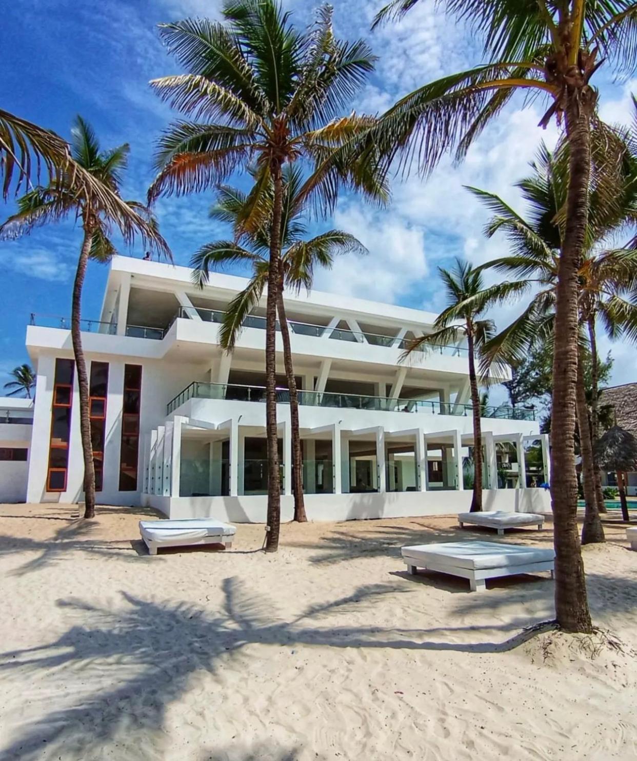 Barracuda Inn Resort Watamu Esterno foto
