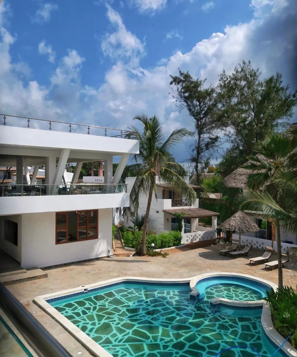 Barracuda Inn Resort Watamu Esterno foto